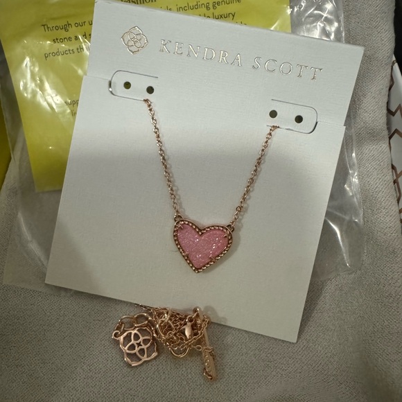 Kendra Scott Jewelry - Kendra Scott Ari Heart Rose Gold Pendant Necklace in Light Pink Drusy